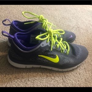 Nike Shoes Women’s Nike Free Run Size 8
